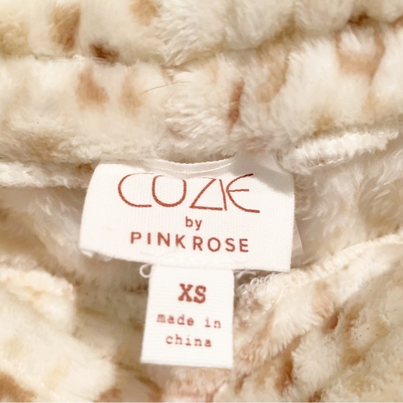 NWT Cozie by Pink Rose White Leopard Faux Fur Pajama Lounge Set XS PJs - Picture 5 of 11